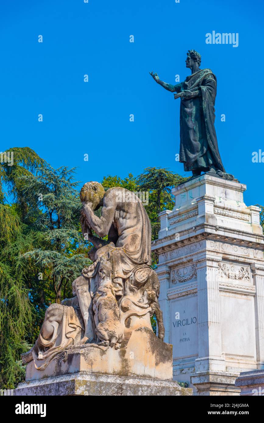 Piazza Virgiliana nella città italiana Mantova. Foto Stock