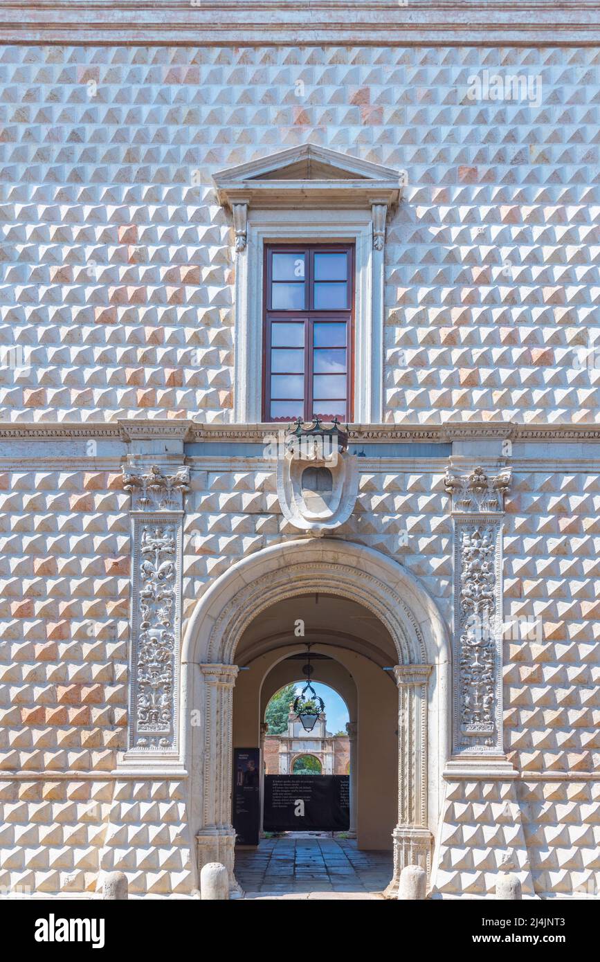 Palazzo dei Diamanti nel comune italiano di Ferrara. Foto Stock