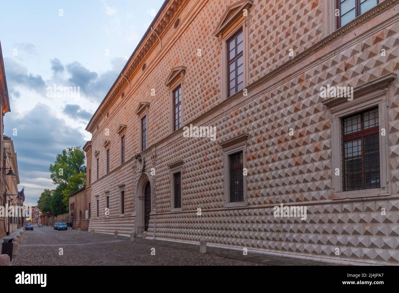 Palazzo dei Diamanti nel comune italiano di Ferrara. Foto Stock