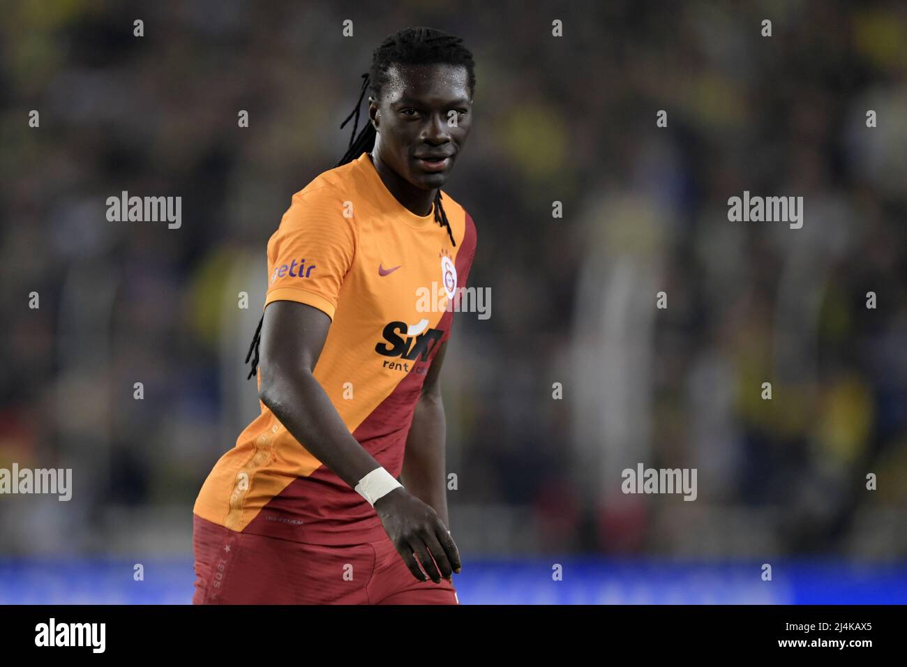 ISTANBUL - Bafetimbi Gomis di Galatasaray COME durante la partita turca Superliga tra Fenerbahce AS e Galatasaray COME allo stadio Ulker Fenerbahce Sukru Saracoglu il 10 aprile 2022 a Istanbul, Turchia. ANP | altezza olandese | Gerrit van Keulen Foto Stock