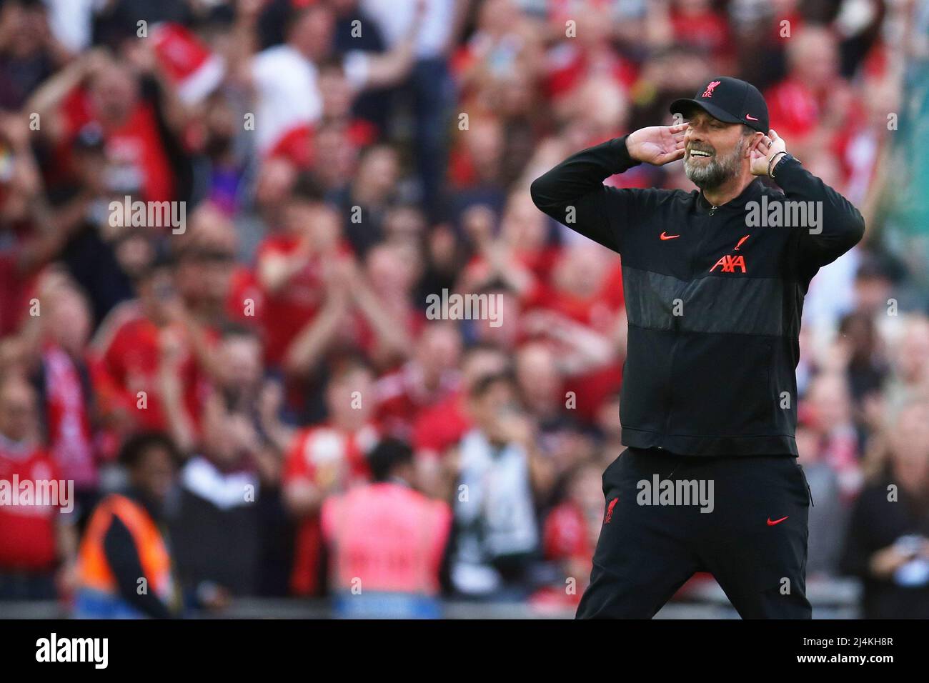 Londra, Regno Unito. 16th Apr 2022. Jurgen Klopp, il direttore del Liverpool FC festeggia dopo la partita. La Emirates fa Cup, semifinale, Manchester City contro Liverpool al Wembley Stadium di Londra sabato 16th aprile 2022. Questa immagine può essere utilizzata solo per scopi editoriali. Solo per uso editoriale, licenza richiesta per uso commerciale. No use in scommesse, giochi o un singolo club/campionato/giocatore publications.pic di Andrew Orchard/Andrew Orchard sport photography/Alamy Live News Credit: Andrew Orchard sport photography/Alamy Live News Foto Stock