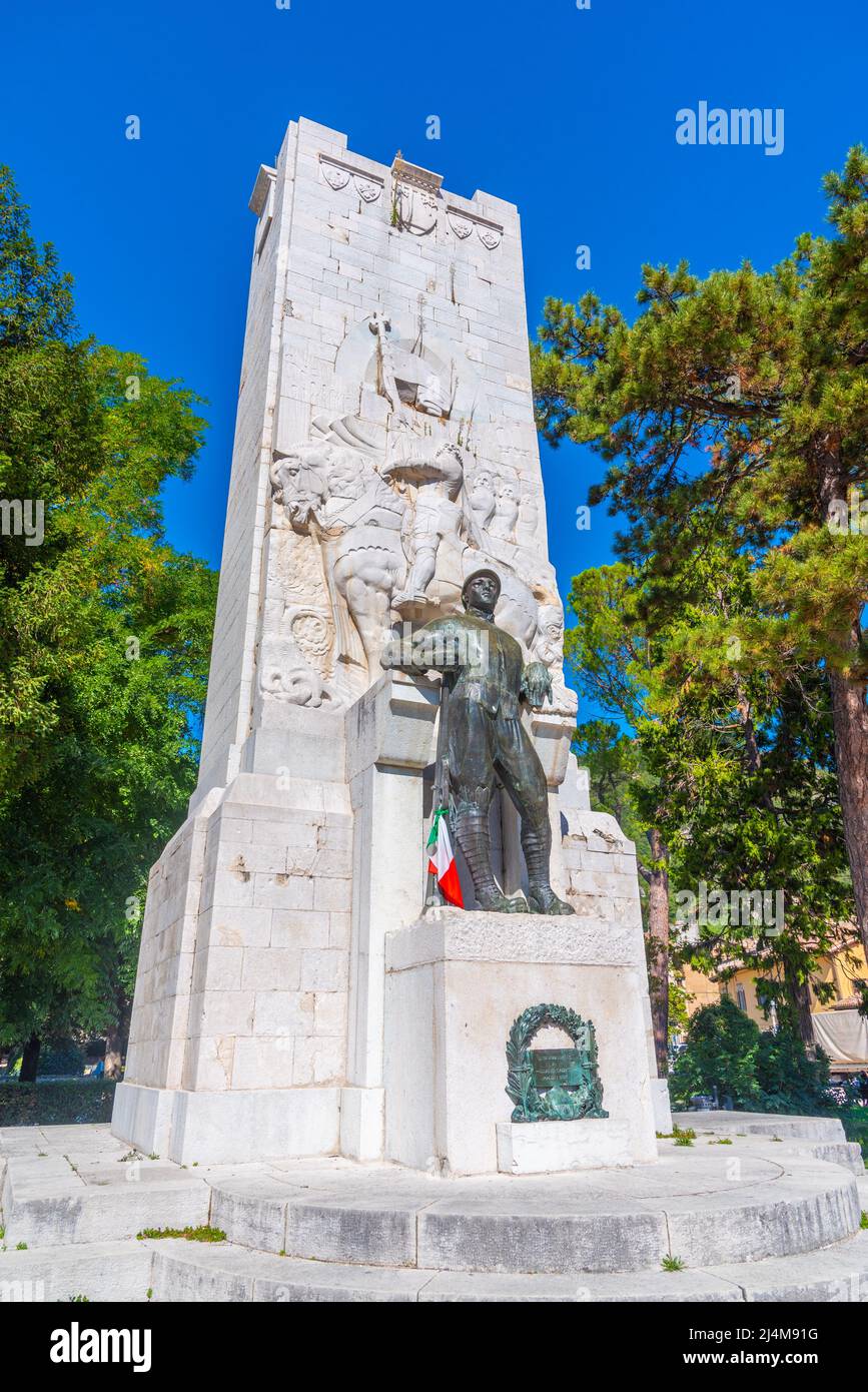 Monumento ai caduti della grande guerra immagini e fotografie stock ad ...