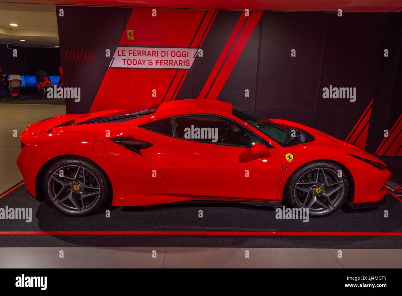 Maranello, Italia, 23 settembre 2021: Ferrari F8 Tributo all'interno del museo Ferrari di Maranello, Italia. Foto Stock