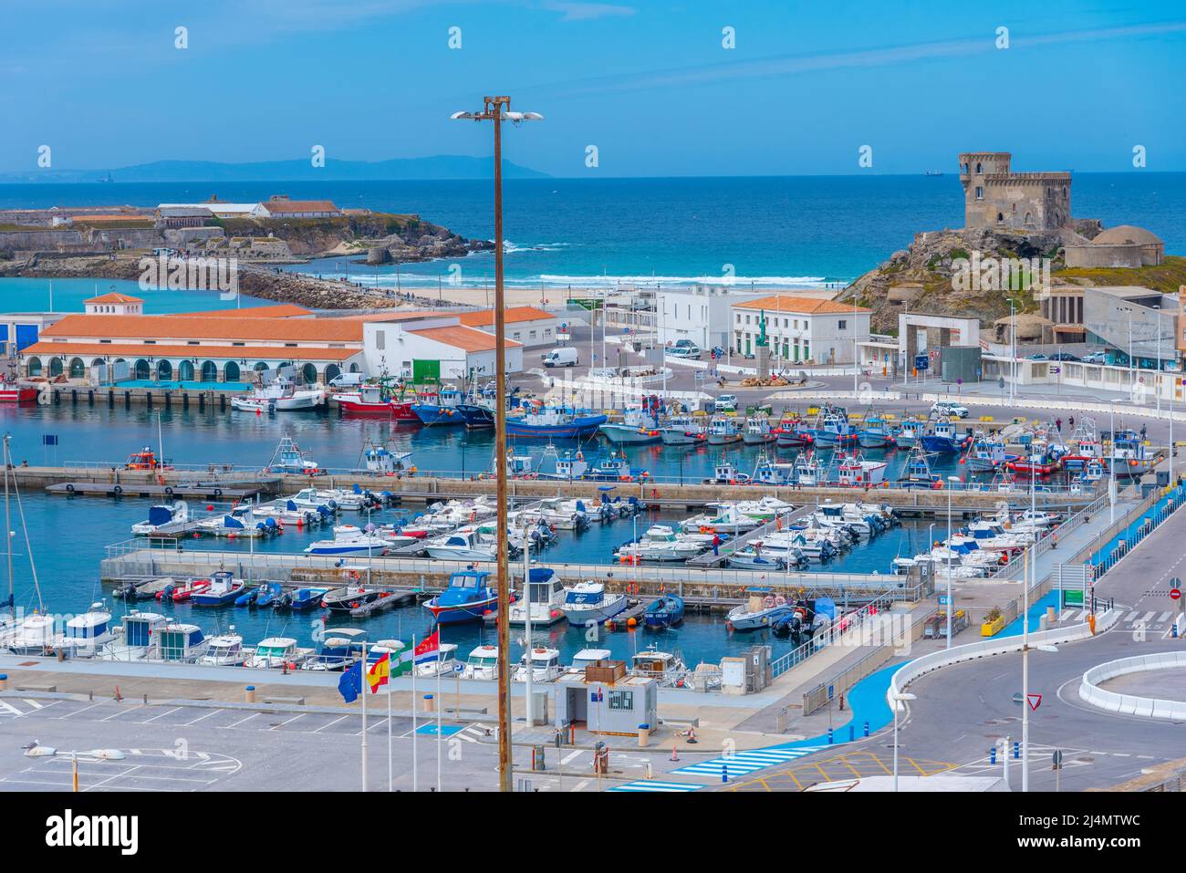 Tarifa, Spagna, 23 maggio 2021: Vista aerea del porto di Tarifa, Spagna Foto Stock
