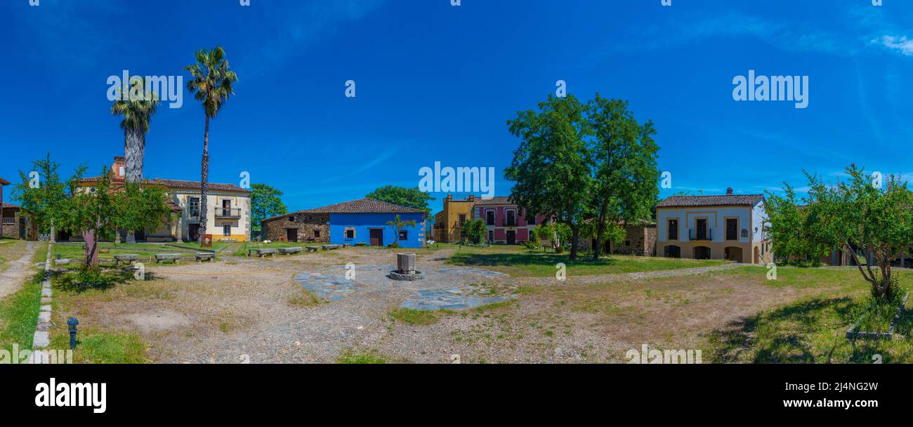Plaza Mayor in una città fantasma Granadilla in Spagna Foto Stock