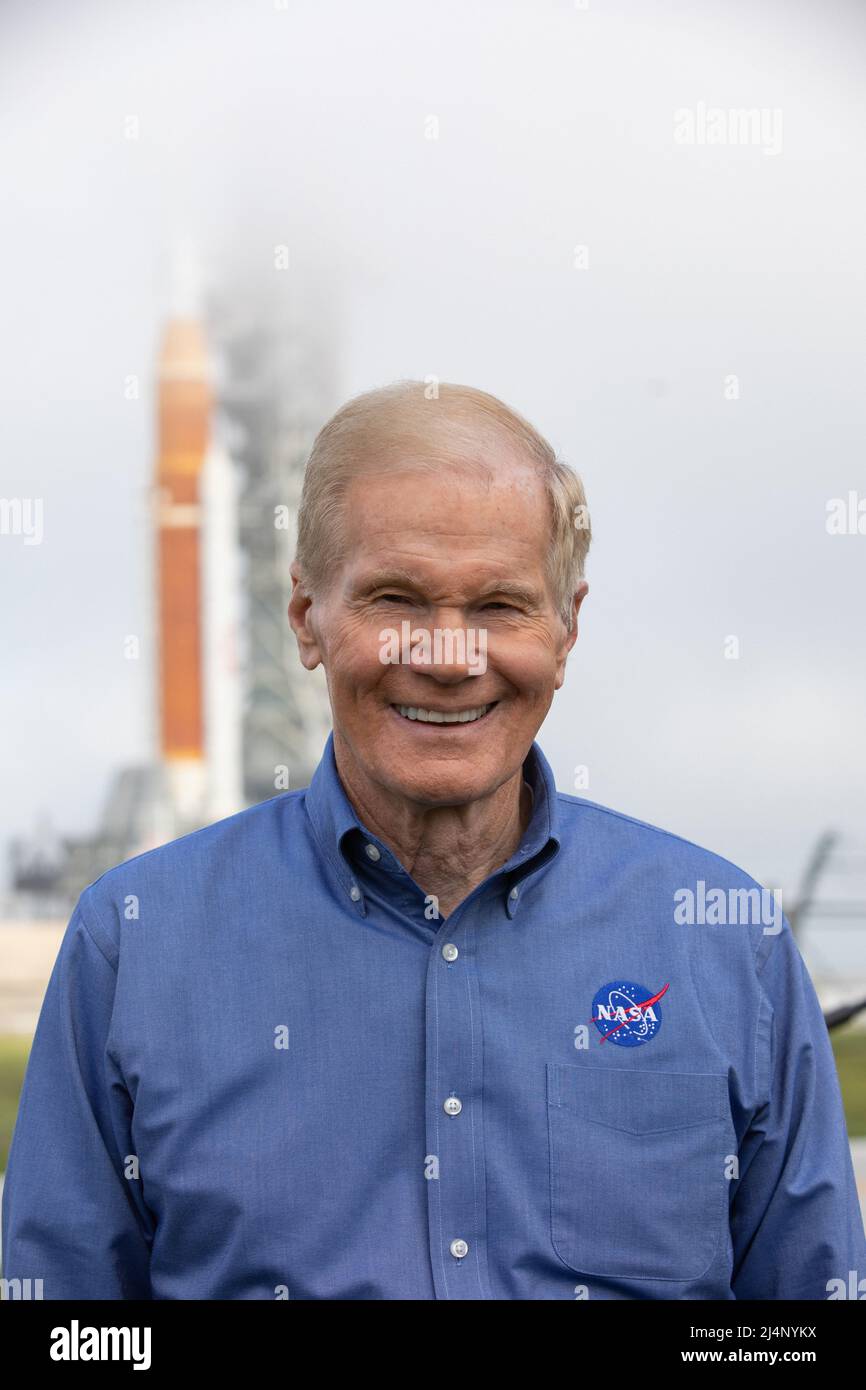 KENNEDY SPACE CENTER, FLORIDA, USA - 24 marzo 2022 - Bill Nelson, amministratore della NASA, visita il Launch Pad 39B del Kennedy Space Center in Florida Foto Stock