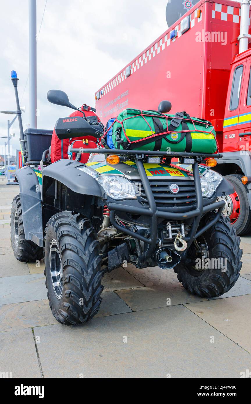 Quadbike utilizzata dai paramedici in situazioni di emergenza Foto Stock