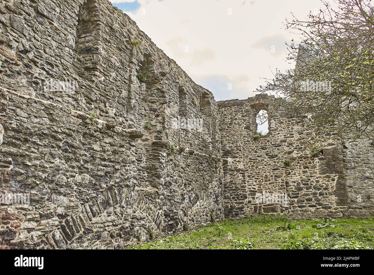 Swords Castle è un edificio storico situato a Swords, Dublino, Irlanda. Luogo di viaggio punto di riferimento. Foto Stock