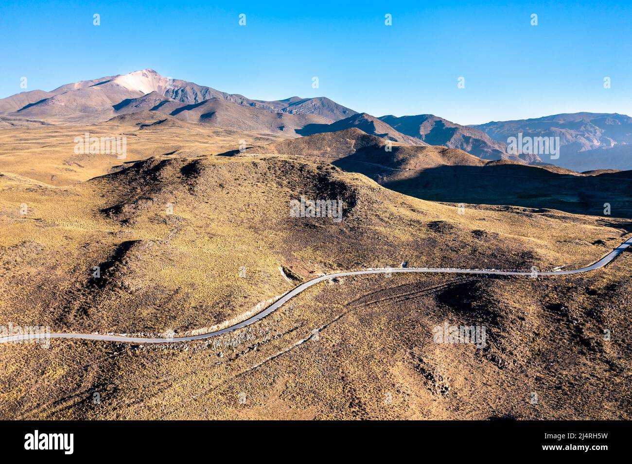 Strada per il Canyon del Colca nelle Ande peruviane Foto Stock