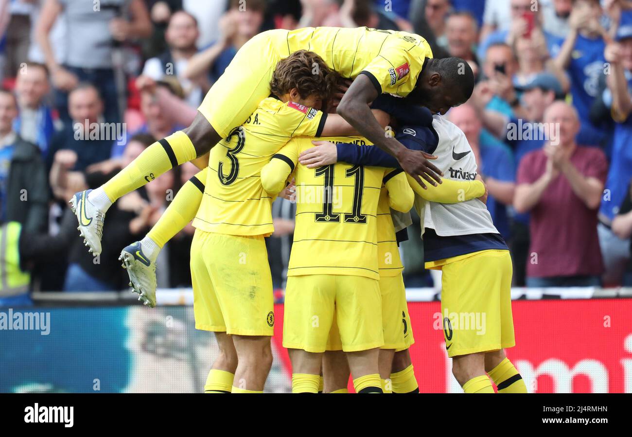 I GIOCATORI DI CHELSEA CELEBRANO IL MASON MOUT GOAL, CHELSEA V CRYSTAL PALACE, 2022 Foto Stock