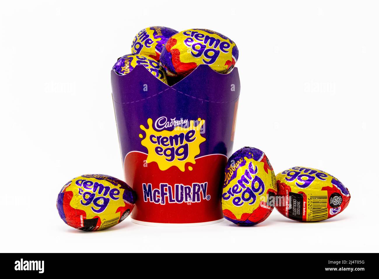 McDonalds Cadbury Creme Egg McFlurry tazza riempita con Cadbury uova color crema Foto Stock