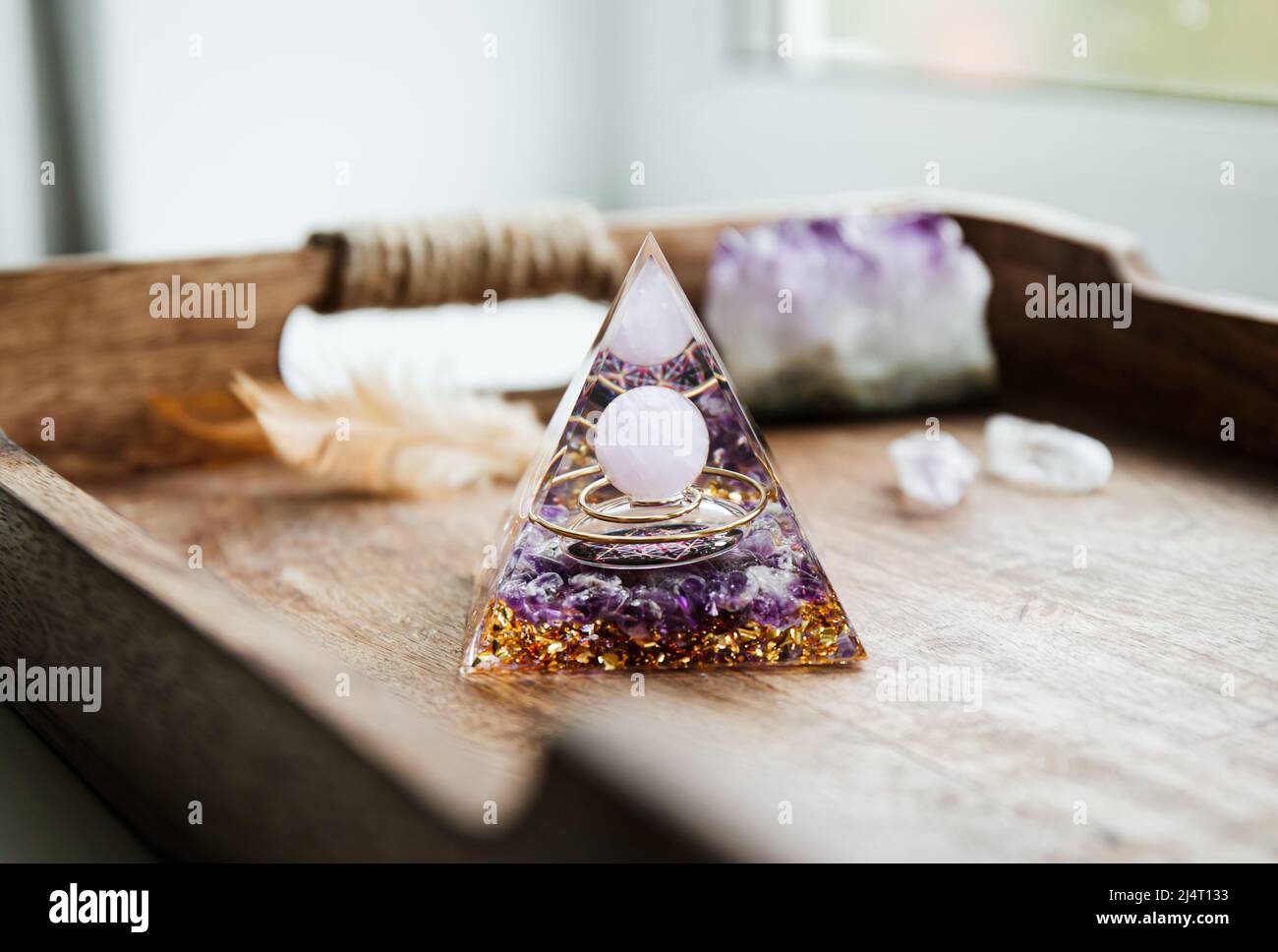 Orgonite pyramid immagini e fotografie stock ad alta risoluzione - Alamy
