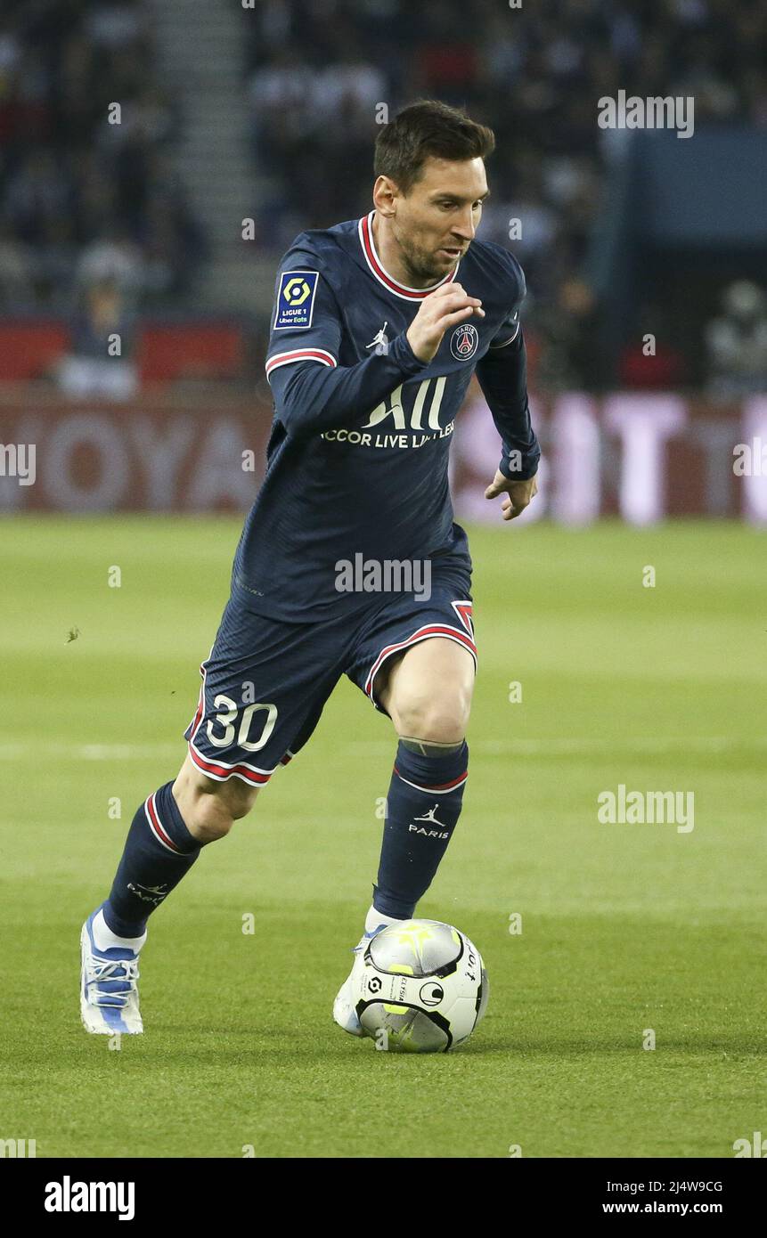 Lionel messi del PSG durante il campionato francese Ligue 1 partita di calcio tra Paris Saint-Germain (PSG) e Olympique de Marseille (OM) il 17 aprile 2022 allo stadio Parc des Princes di Parigi, Francia - Foto: Jean Catuffe/DPPI/LiveMedia Foto Stock