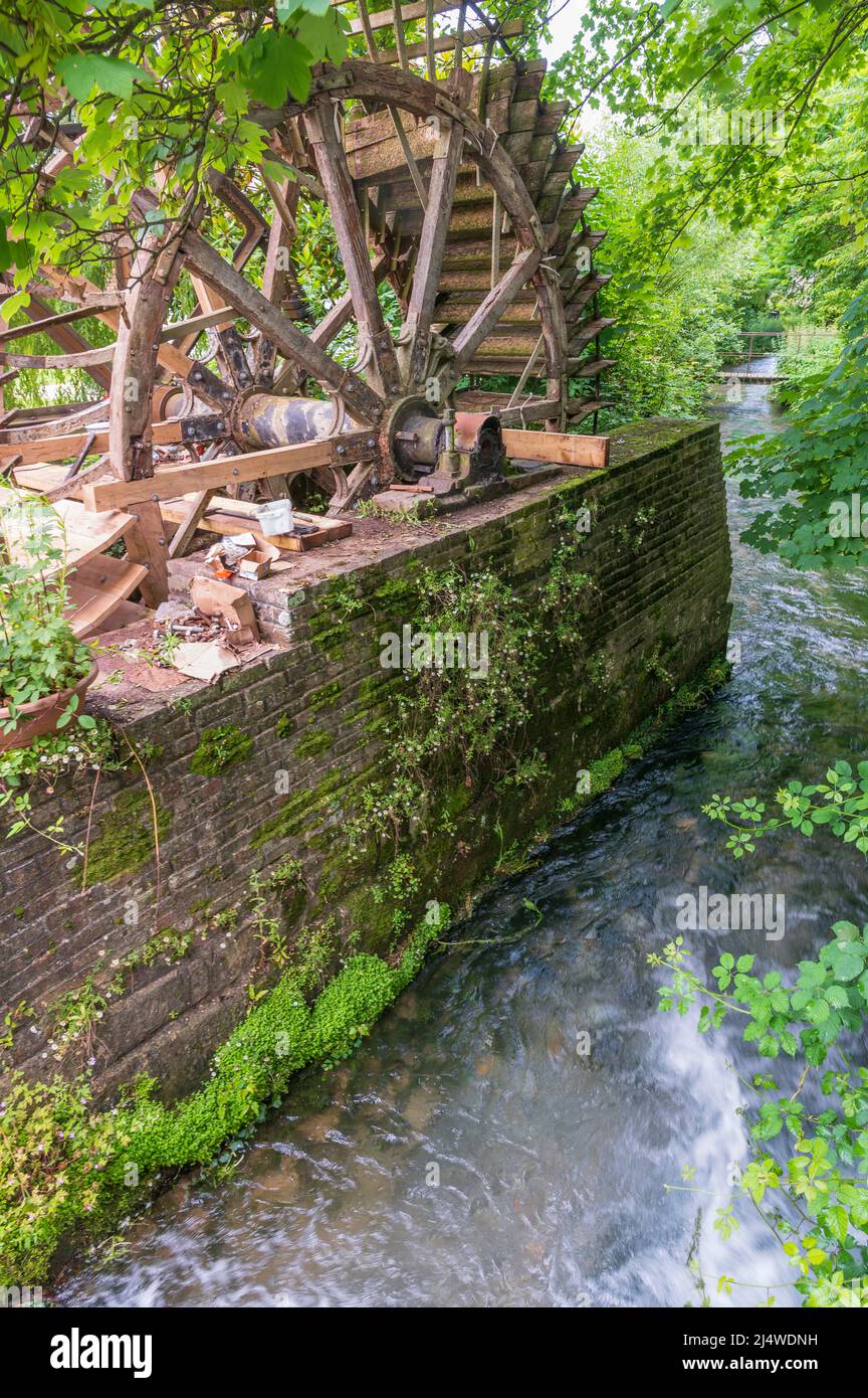 Irrigazione a ruota idraulica immagini e fotografie stock ad alta  risoluzione - Alamy