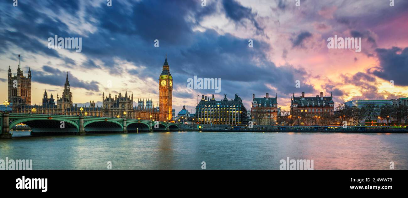 Vista panoramica del Big Ben di Londra al tramonto, UK. Foto Stock