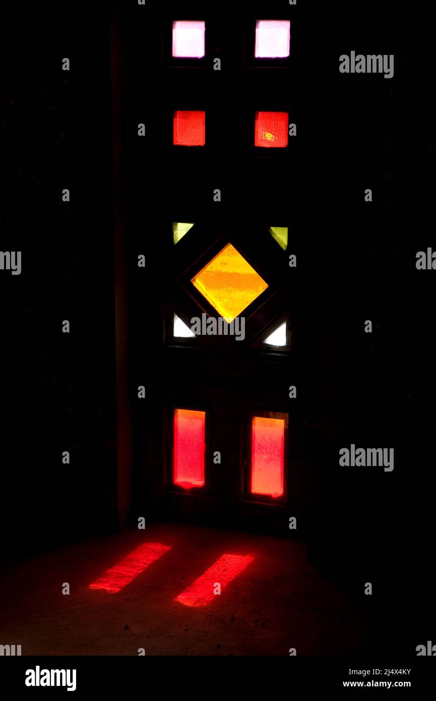 L'église Saint-Joseph con finestre galss di Marguerite Huré è stato costruito da Auguste Perret come un segnale di speranza di le Havre, Normandia, Francia Foto Stock