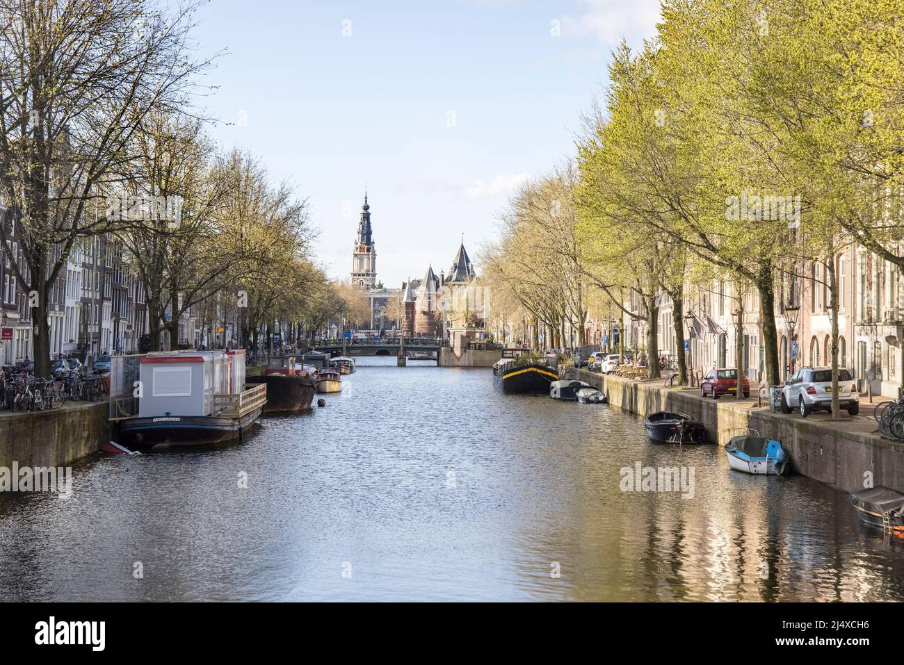 uno dei molti canali di amsterdam olanda Foto Stock