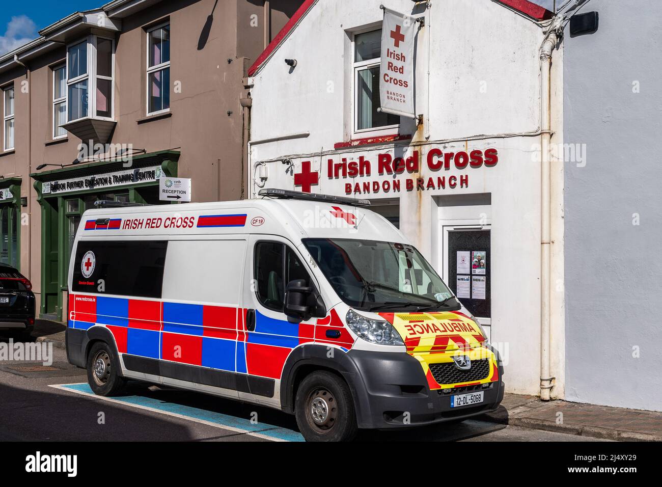 Filiale irlandese della Croce Rossa e ambulanza a Bandon, West Cork, Irlanda. Foto Stock