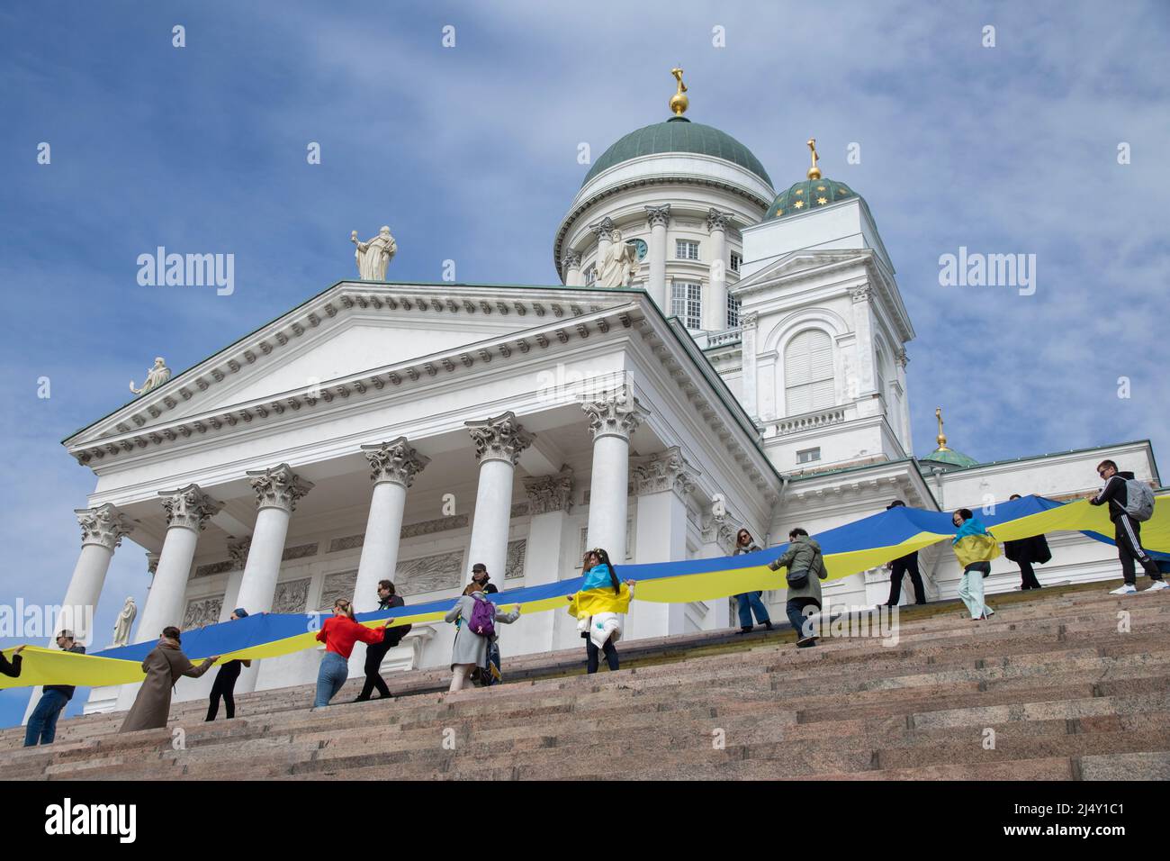 La manifestazione contro la Russia ha iniziato la guerra in Ucraina, tenutasi a Helsinki, Finlandnews Foto Stock