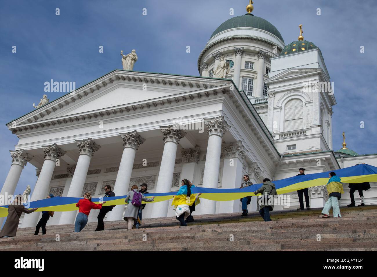 La manifestazione contro la Russia ha iniziato la guerra in Ucraina, tenutasi a Helsinki, Finlandnews Foto Stock