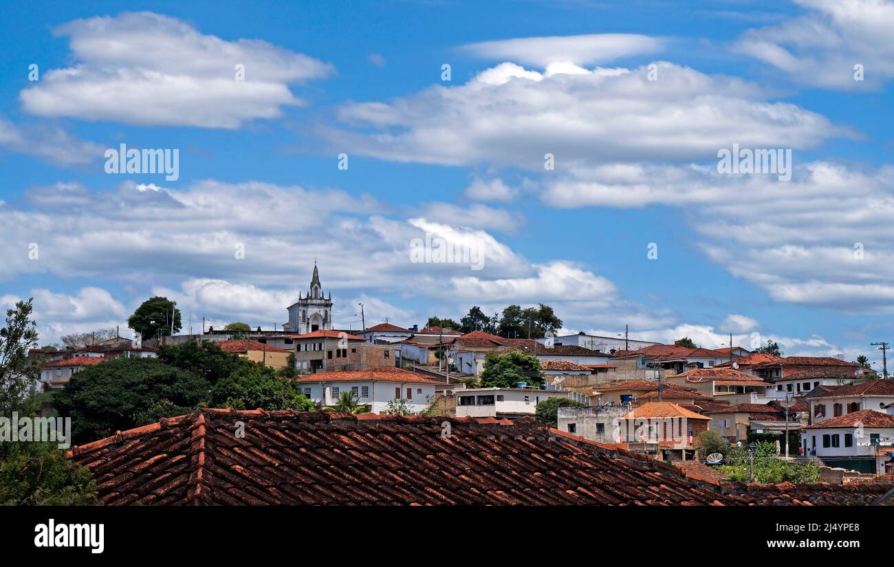 Vista panoramica di Serro, città storica di Minas Gerais, Brasile Foto Stock
