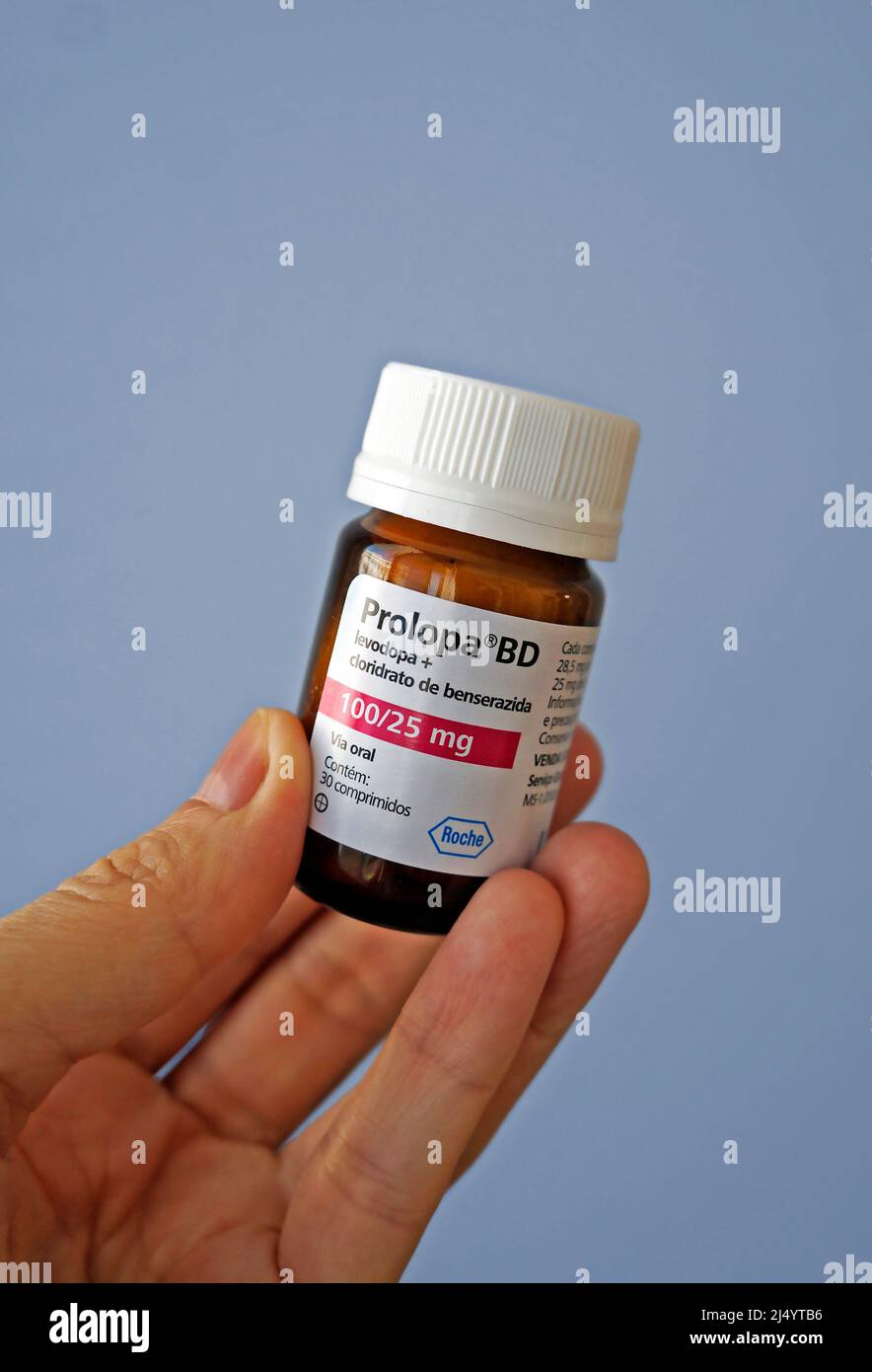 RIO DE JANEIRO, BRASILE - 18 MARZO 2021: Medicina del morbo di Parkinson (Prolopa - levodopa + Cloridrato de Benserazida) Foto Stock