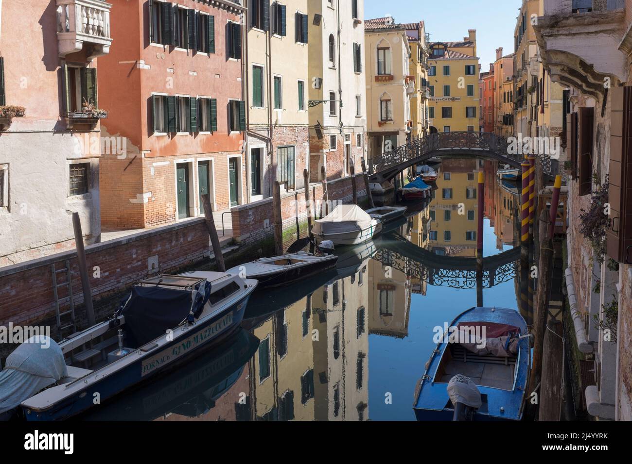 Canal Scene nel quartiere Cannaregio di Venezia Foto Stock