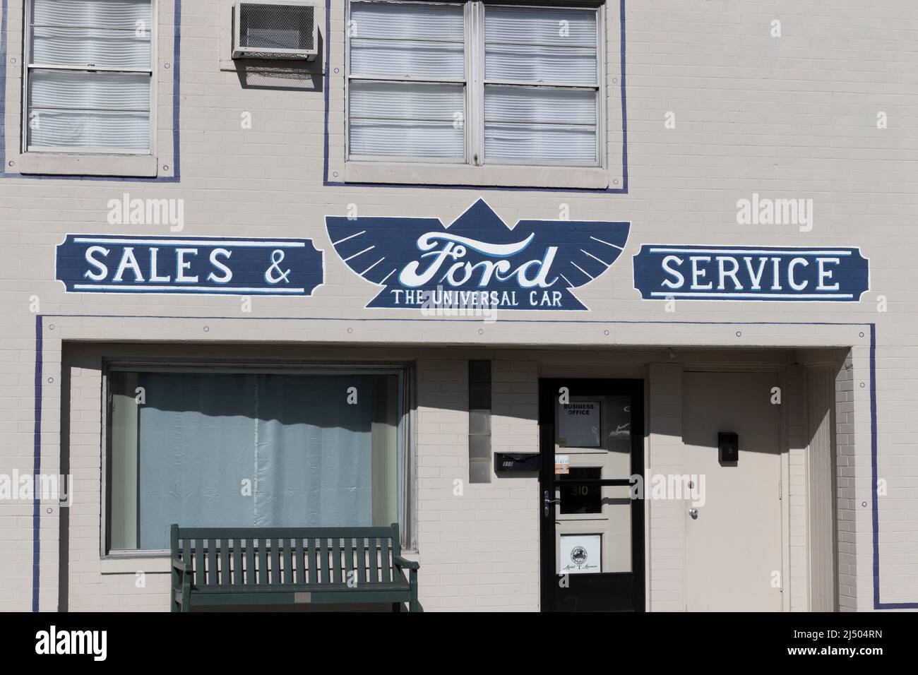 Richmond - circa Aprile 2022: Ford Model-T Museum. La Ford Model-T è stata una delle prime auto prodotte in serie in America. Foto Stock