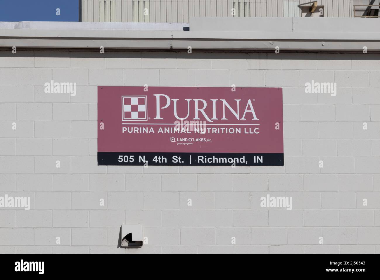 Richmond - Circa Aprile 2022: Purina Animal Nutrition Plant. Purina Mills è l'unità di alimentazione animale fattoria di Land o' Lakes. Foto Stock