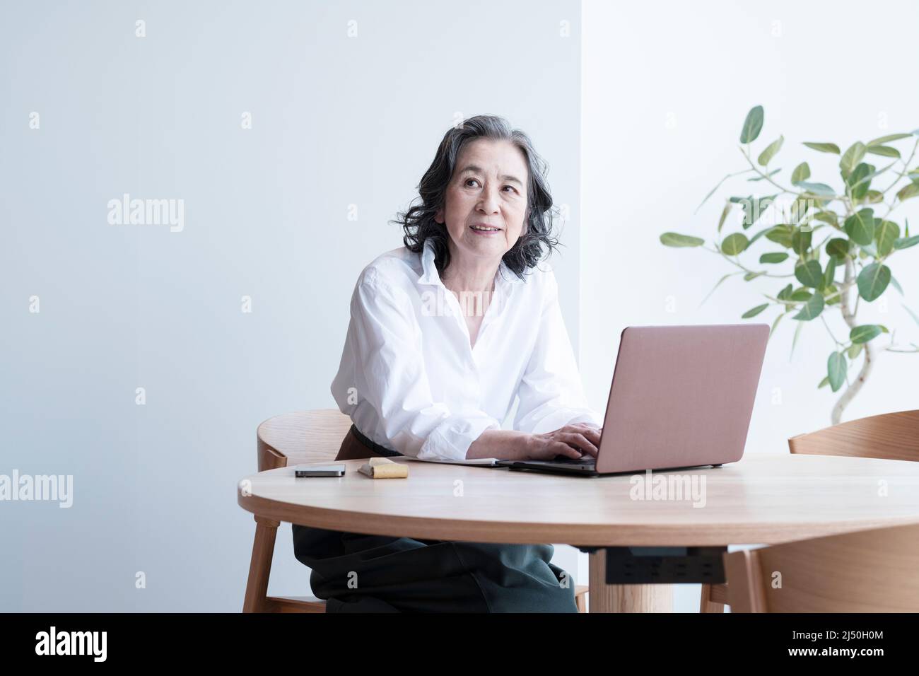 Sorridente Business donna Foto Stock