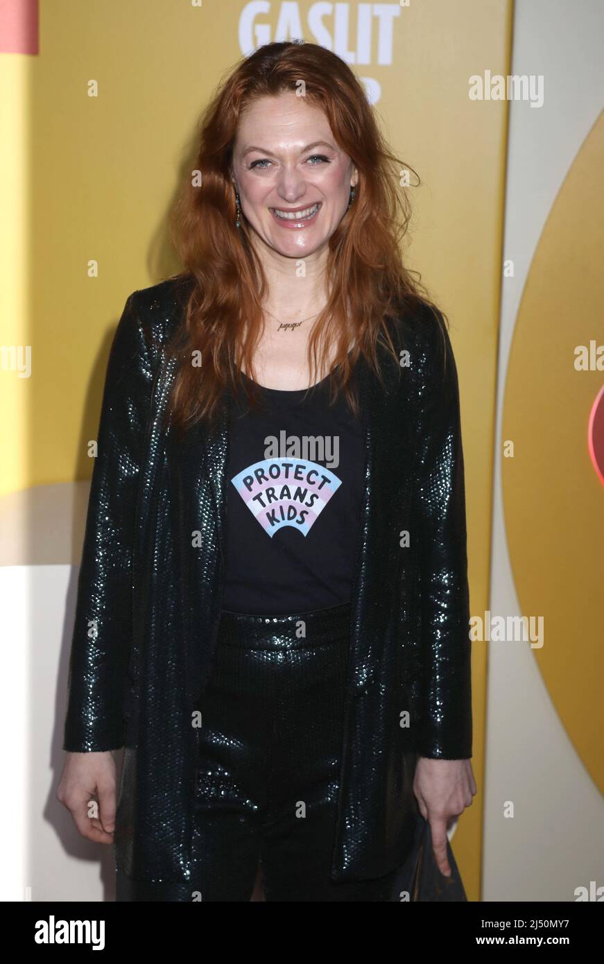 18 aprile 2022, New York, New York, USA: L'attore MARIN IRELAND partecipa alla prima mondiale della â˜Gaslitâ di Starzâ, tenutasi al Metropolitan Museum of Art (Credit Image: © Nancy Kaszerman/ZUMA Press Wire) Foto Stock