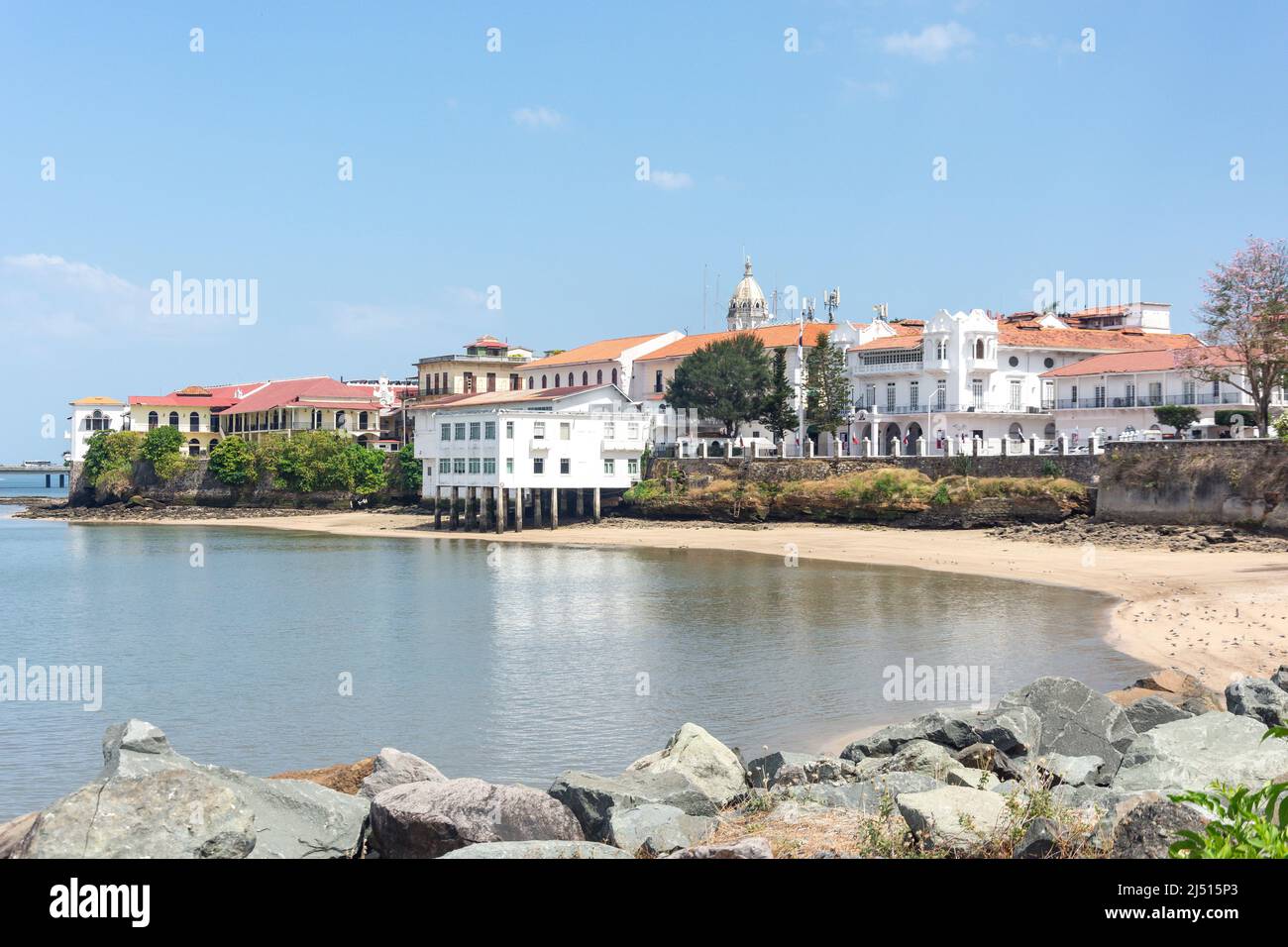 Centro storico (casco Viejo) da Plaza V Centenario, Città di Panama, Provincia di Panama, Repubblica di Panama Foto Stock