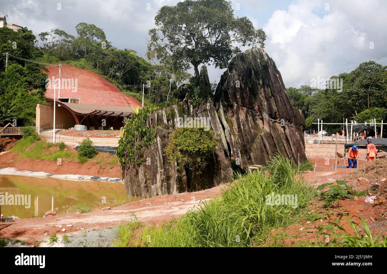 salvador, bahia, brasile - 27 gennaio 2022: Vista dei lavori di costruzione del Parque Pedra de Xango nel quartiere di Cajazeira nella città di SA Foto Stock