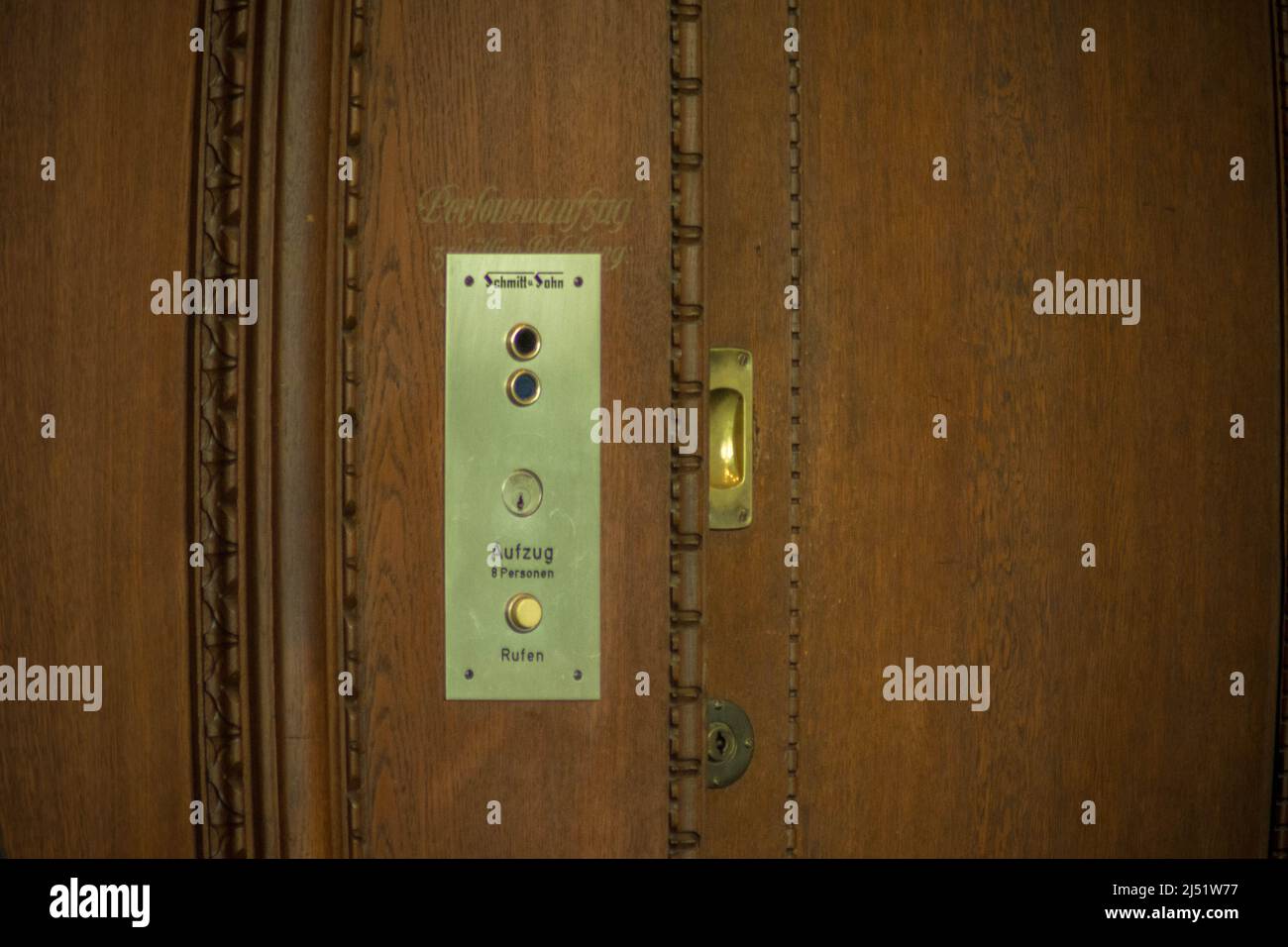 Ascensore nel tribunale di Norimberga 600, Memorium Norimberga Trials, Norimberga, Germania Foto Stock