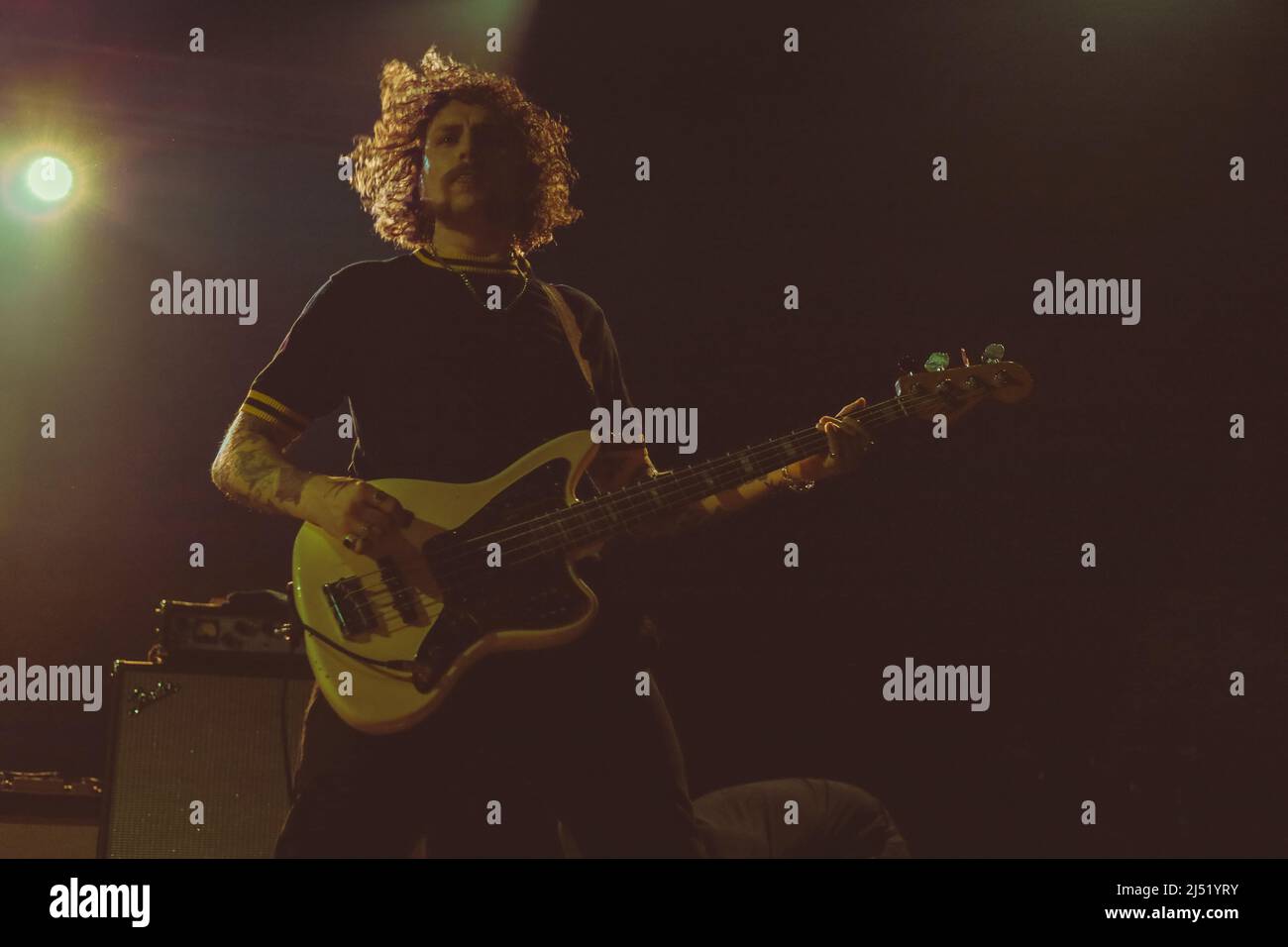 03/04/2022 la rock band inglese KID KAPICHI suona come apertura per