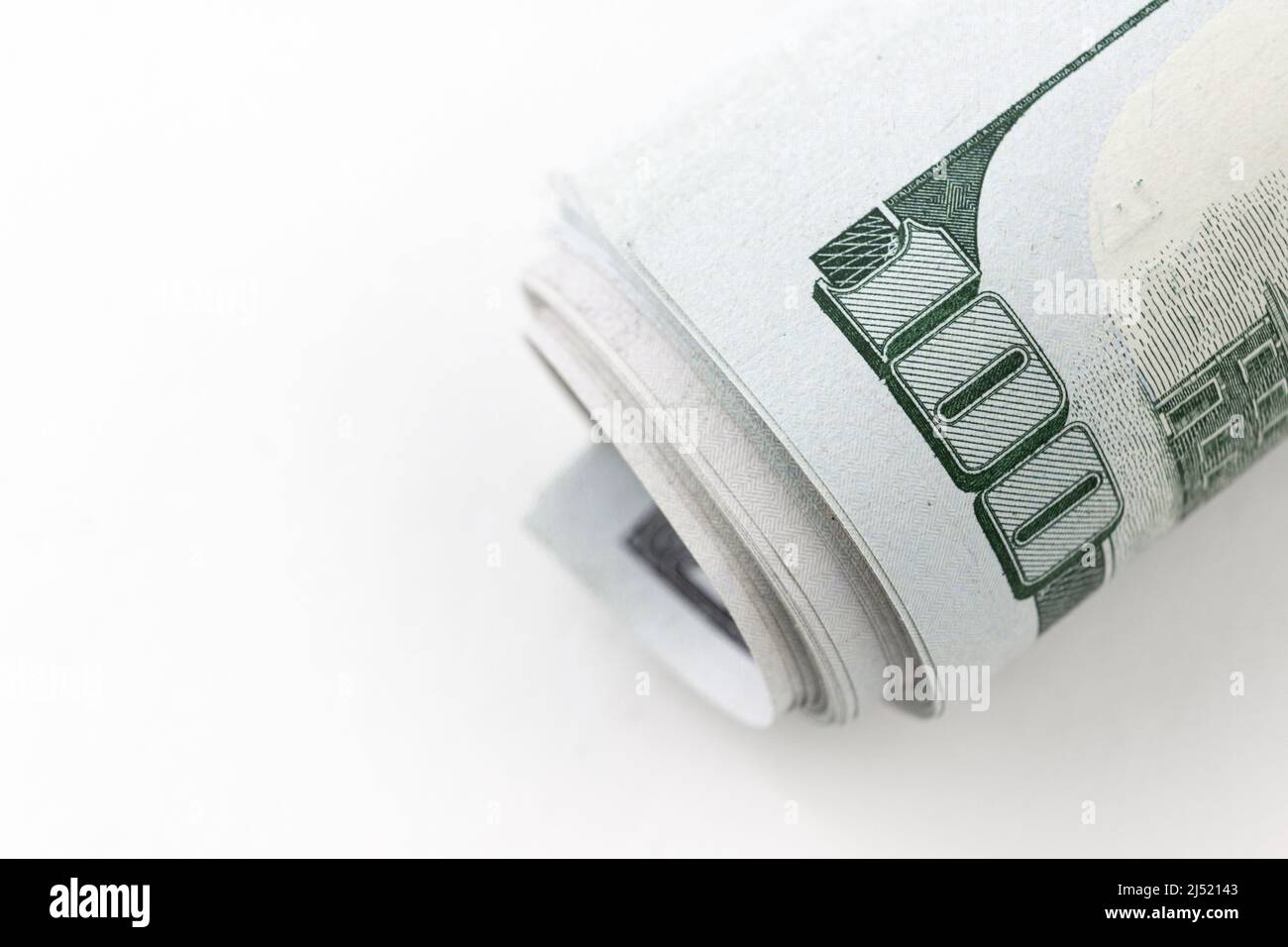 Cento dollari americani. 100.US valuta cento fatture del dollaro disposte in un ventilatore. Contorte dollari degli Stati Uniti, banconote da cento dollari. Foto Stock