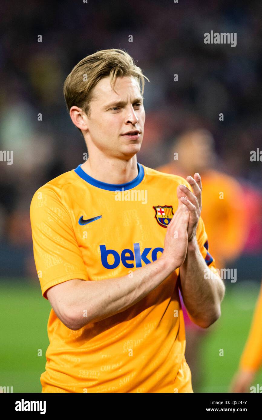 18th Aprile 2022, Nou Camp, Barcellona, Spagna: La Liga football, FC Barcelona contro Cadice: Frenkie de Jong del FC Barcellona guarda avanti durante la sessione di warm up Foto Stock