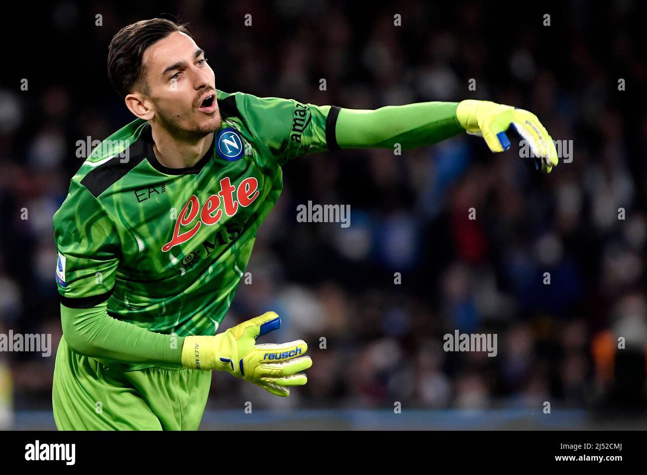Alex Meret della SSC Napoli durante la serie Una partita di calcio tra la SSC Napoli e AS Roma allo stadio Diego Armando Maradona di Napoli (Italia), aprile 1 Foto Stock