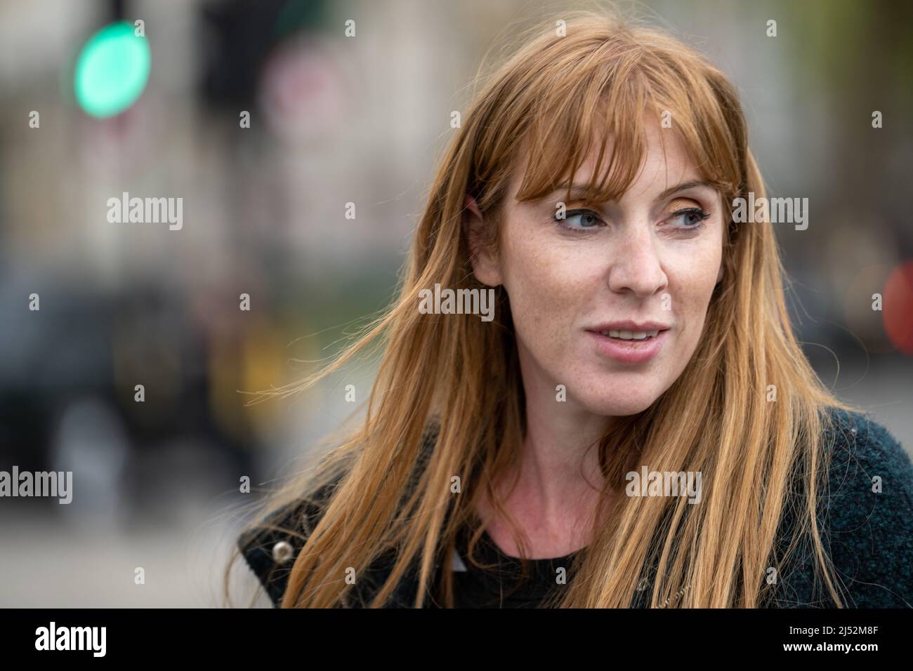 Londra, Regno Unito. 19th Apr 2022. Angela Rayner, vice leader del partito laburista e deputato di Ashton-under-Lyne arriva alla Camera dei comuni in una dimostrazione. Credit: Ian Davidson/Alamy Live News Foto Stock