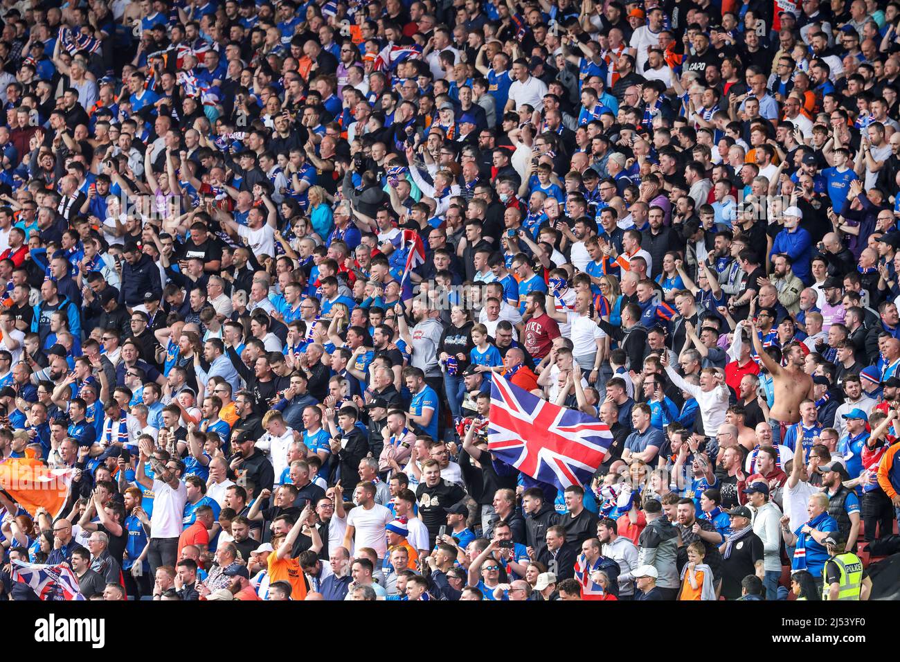 Rangers fc tifosi di calcio sul terrazzamento a Hampden Park, Glasgow, Scozia, Regno Unito Foto Stock