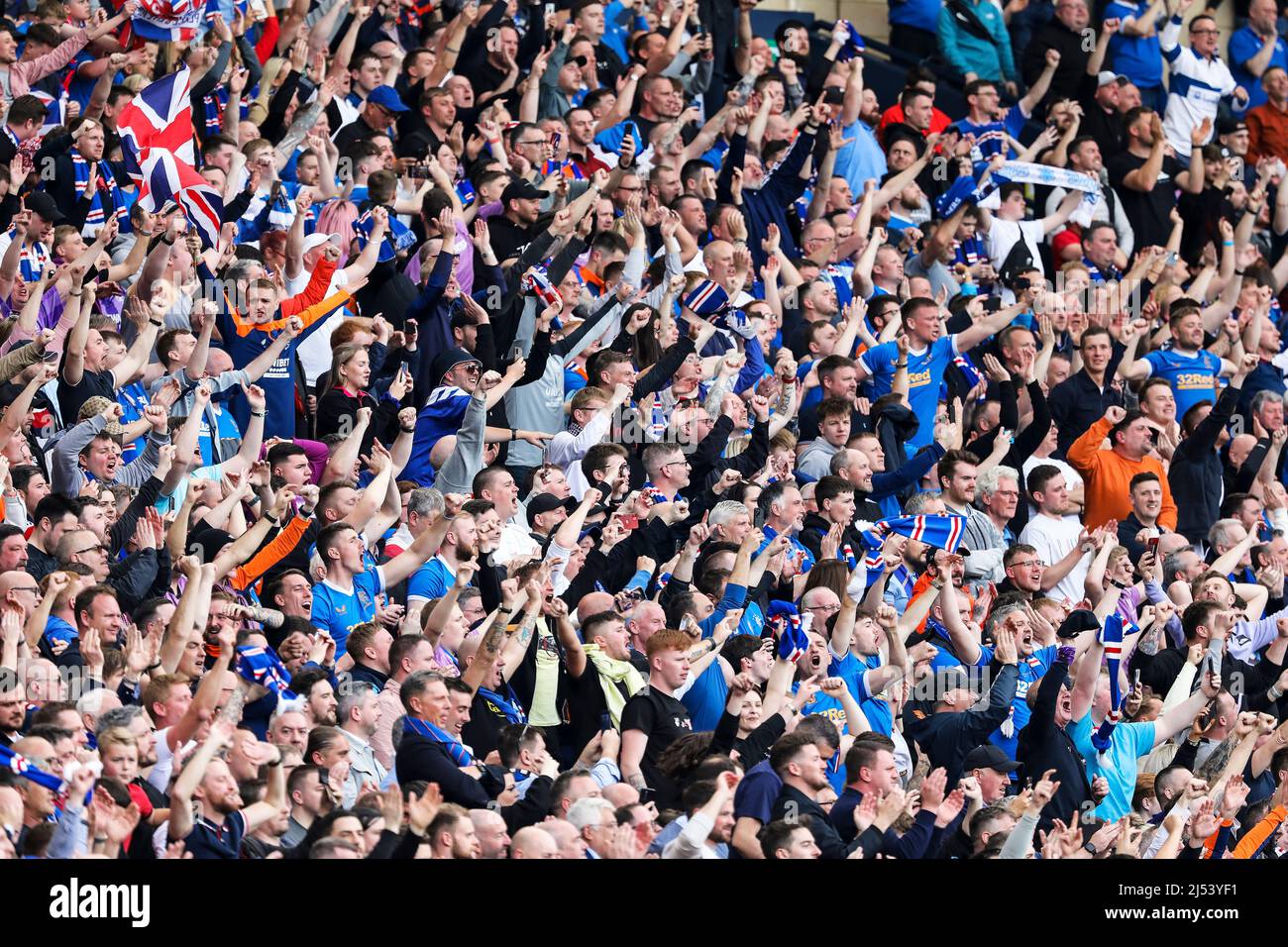 Rangers fc tifosi di calcio sul terrazzamento a Hampden Park, Glasgow, Scozia, Regno Unito Foto Stock