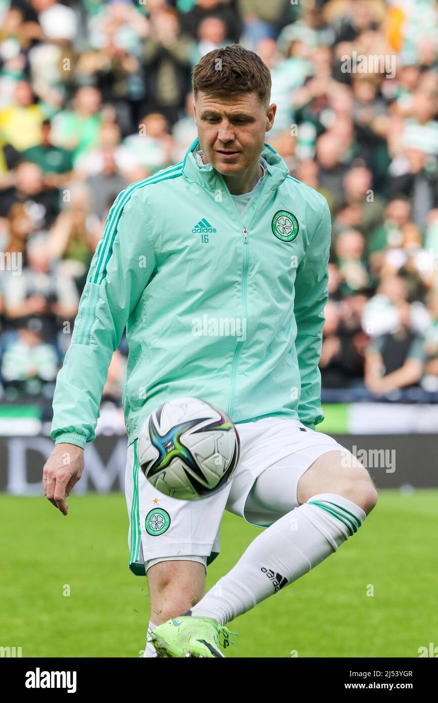 James McCarthy, un professionista di fotball, giocando per il Celtic FC, allenando ad Hampden Park, Glasgow, Scozia, Regno Unito Foto Stock