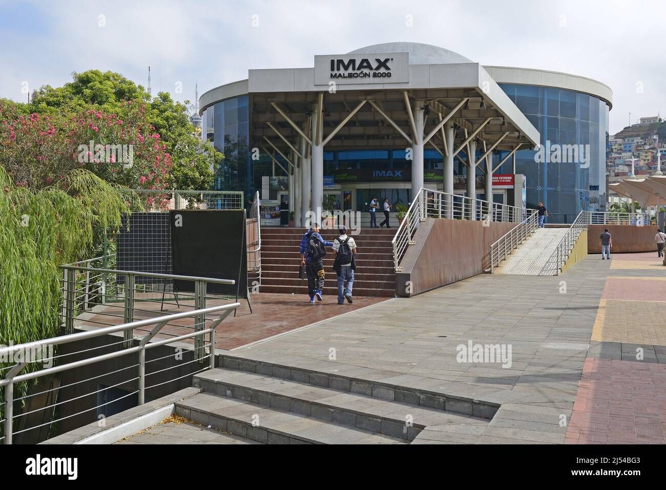 Cinema IMAX sul lungomare del fiume Rio Guayas, Parco Malecon, Ecuador, Guayaquil Foto Stock