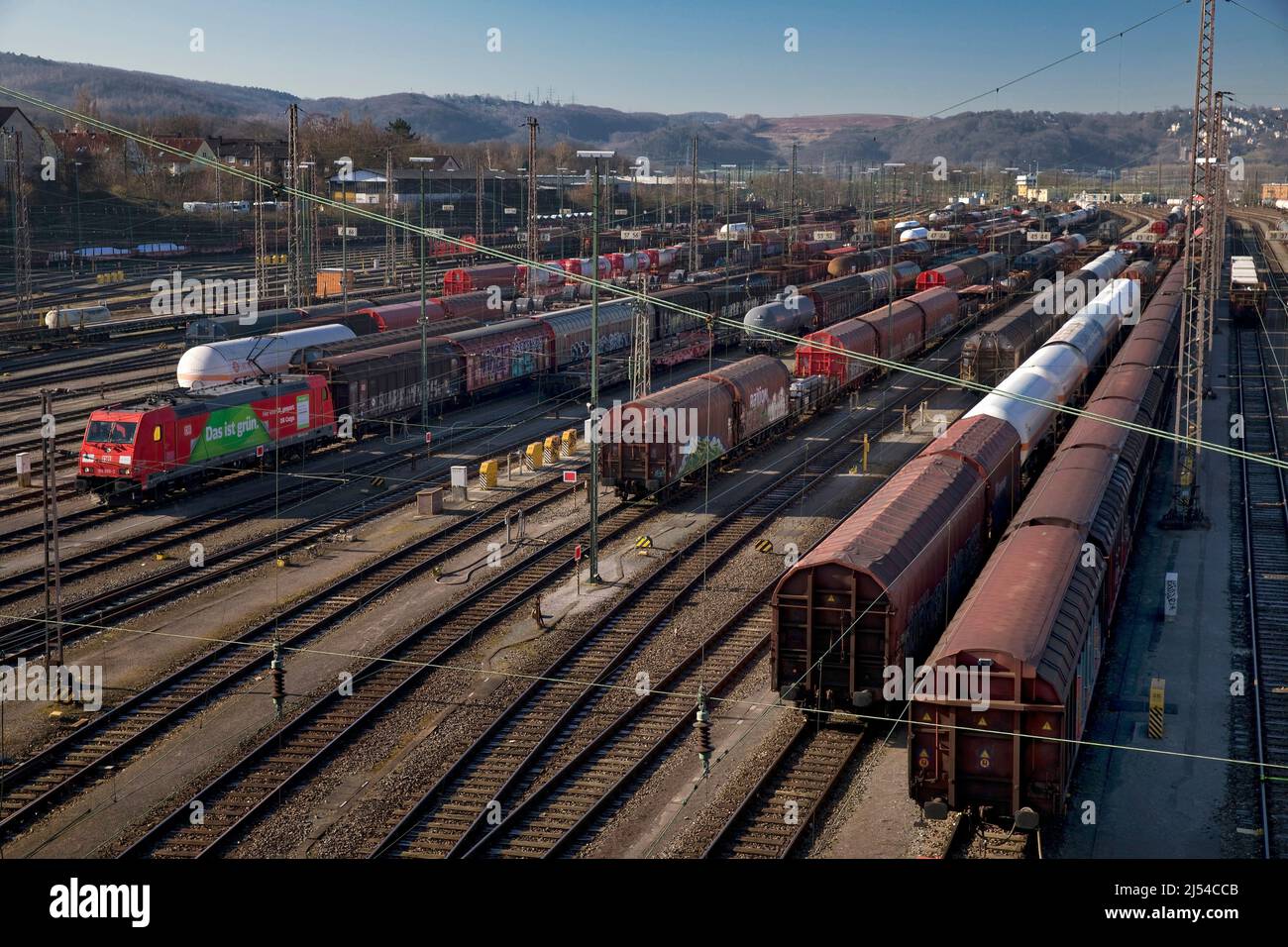 Piazzale presso il qurter Vorhalle, treni merci, Germania, Renania settentrionale-Vestfalia, zona della Ruhr, Hagen Foto Stock
