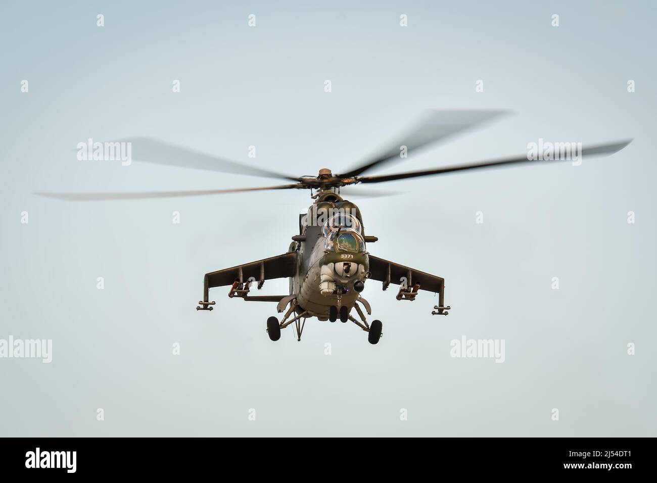Gdynia, Polonia - 21 agosto 2021: Volo in elicottero mi 171 allo spettacolo Aero Baltic di Gdynia, Polonia. Foto Stock