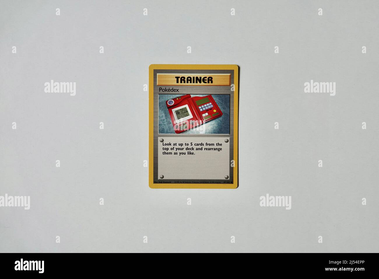 Praga, Repubblica Ceca - Aprile 3 2022: Trainer Pokemon Card front. Pokedex è un dispositivo progettato per catalogare e fornire informazioni sui Pokémon Foto Stock