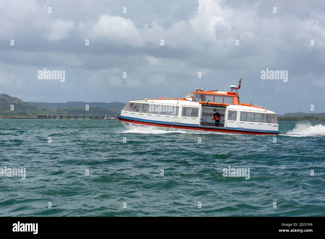 Nave da crociera tender barca a Gatun lago, provincia di Colon, Repubblica di Panama Foto Stock