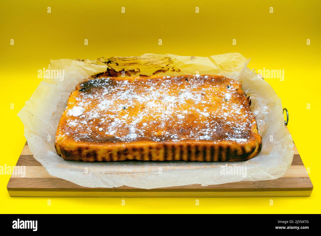 Torta al formaggio di Pasqua o pasca tradizionalmente fatta in casa Foto Stock