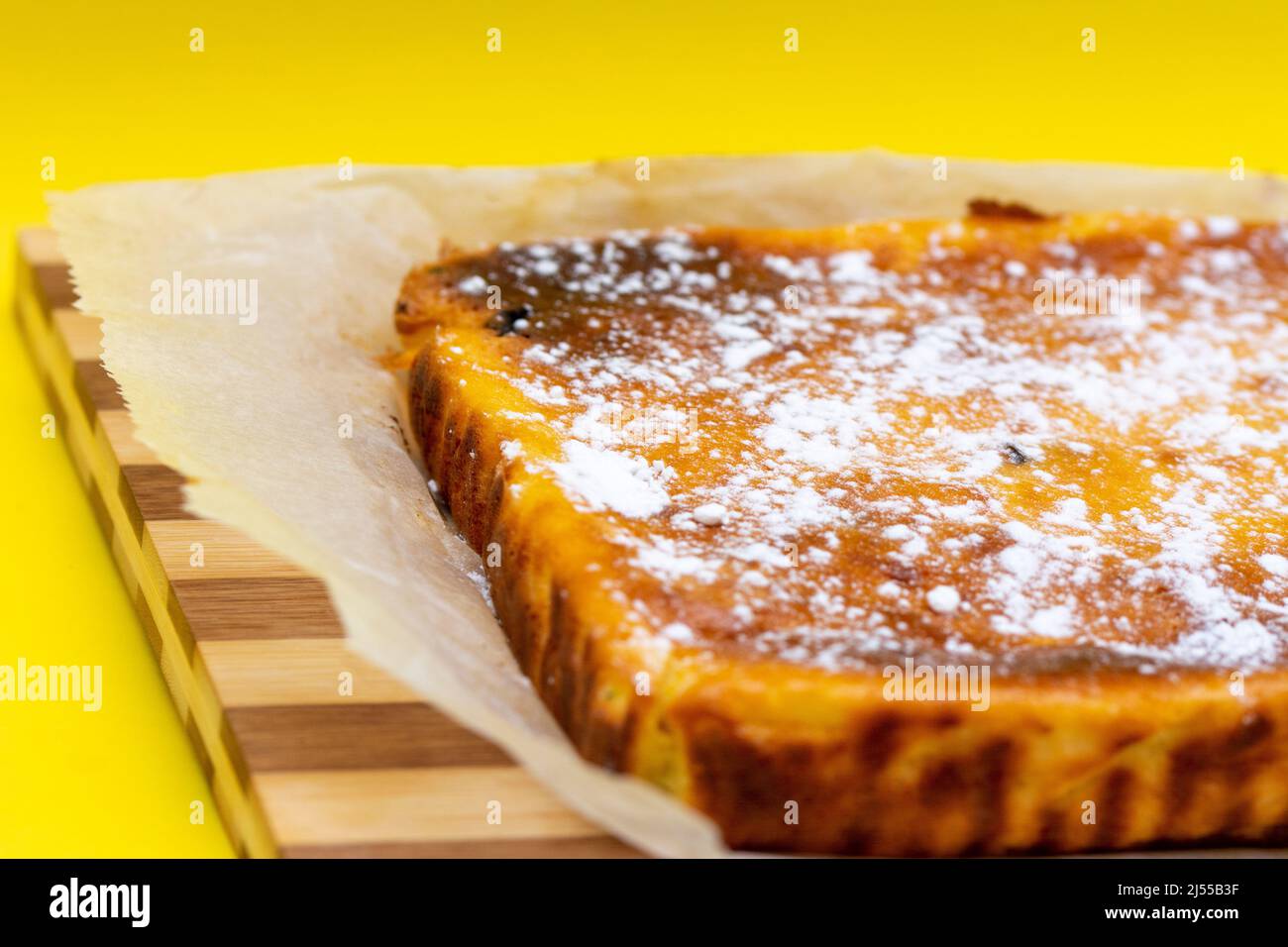 Torta al formaggio di Pasqua o pasca tradizionalmente fatta in casa Foto Stock