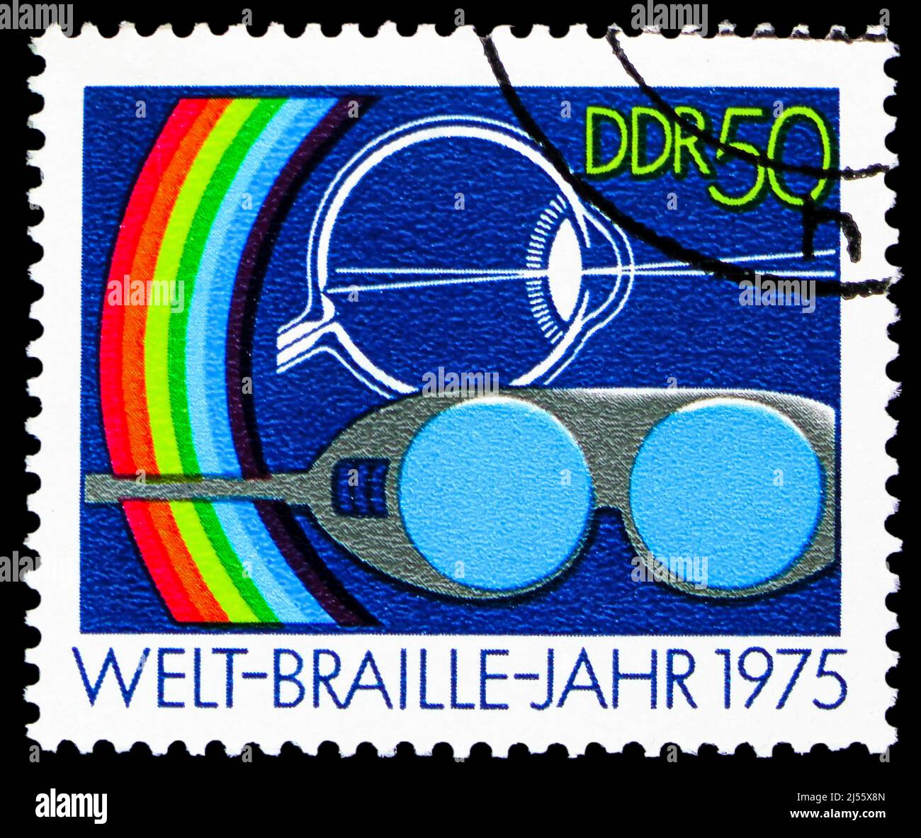 MOSCA, RUSSIA - 27 MARZO 2022: Francobollo stampato in Germania mostra  occhi, occhiali protettivi, International Braille anno serie, circa 1975  Foto stock - Alamy